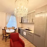 Hyde Park Luxe Suite