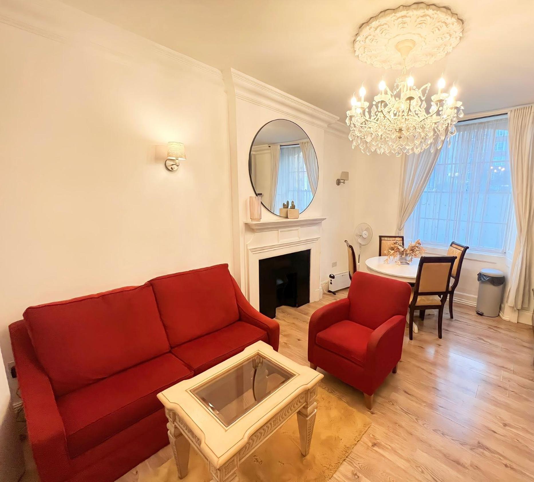Hyde Park Luxe
